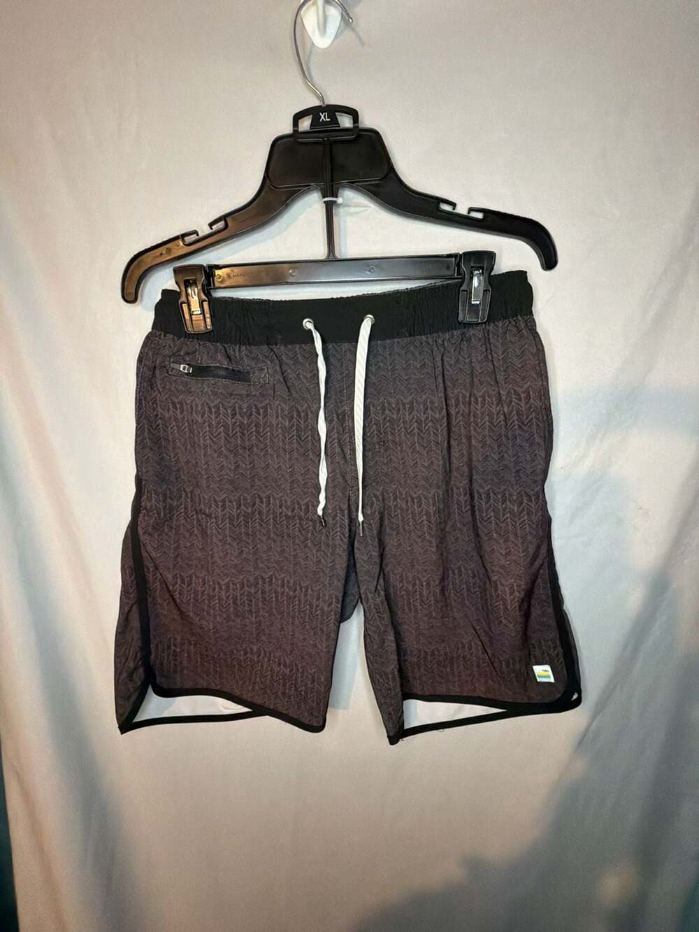 Vuori Men's M Performance Board Shorts Herringbone Print